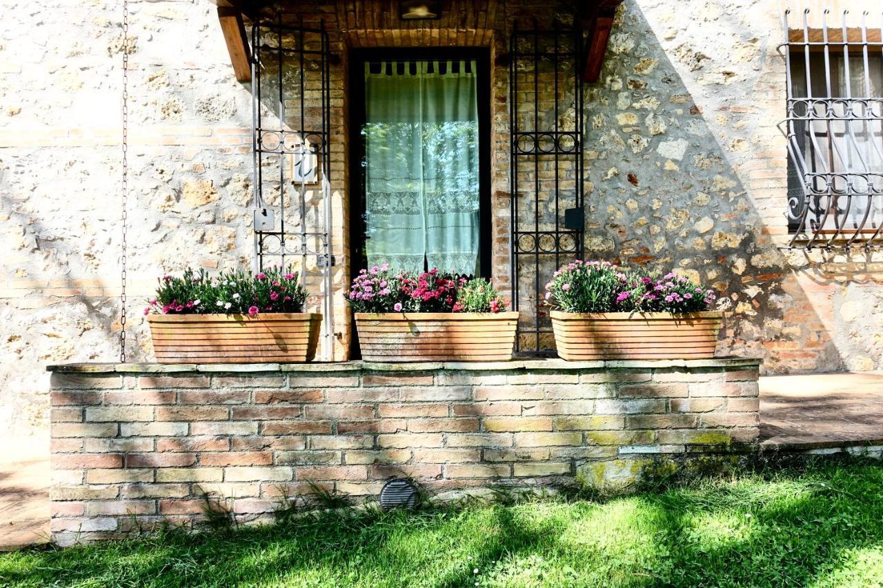 Agriturismo Montioni ソヴィチッレ エクステリア 写真